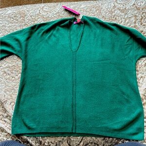 Brand new never worn Lilly Pulitzer Sevie Dolman sleeve sweater in medium